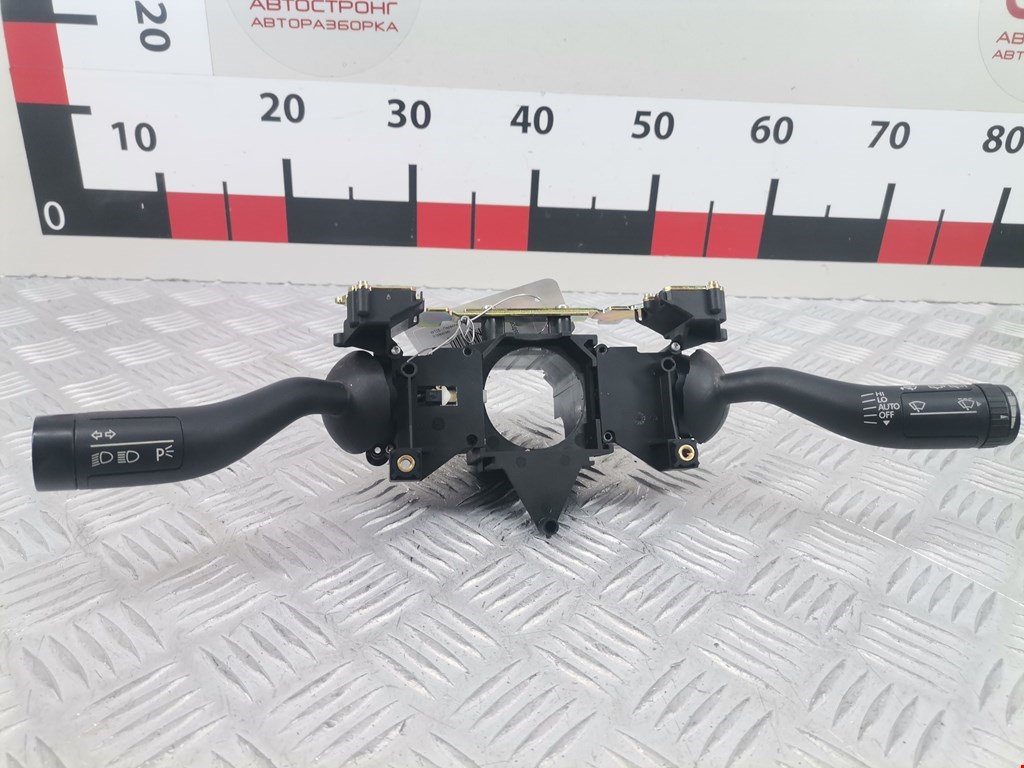 Переключатель поворотов и дворников (стрекоза) Volkswagen Touareg 1 (2002-2010)