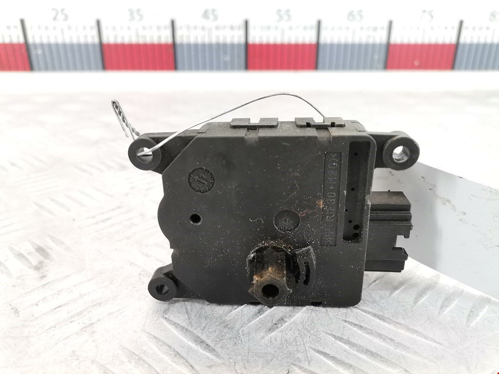 Моторчик заслонки печки DODGE Nitro 2006-2011