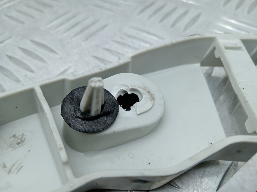 Кронштейн заднего бампера левый правый FORD Kuga 2008-2012