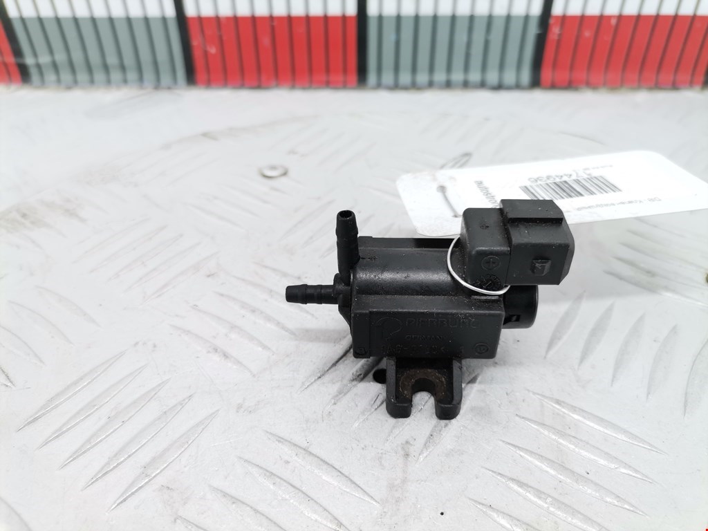 Клапан воздушного фильтра Audi A4 B8 (2007-2015)