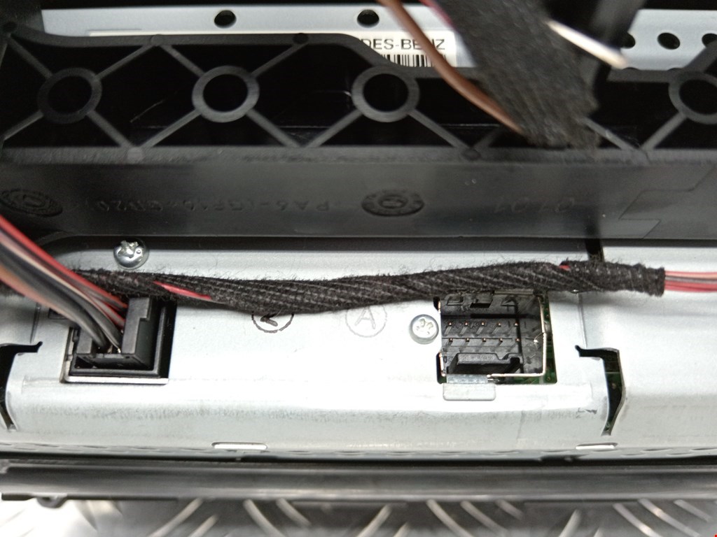 Дисплей информационный (компьютера) MERCEDES-BENZ C-Class C-klasse W204 2007-2015