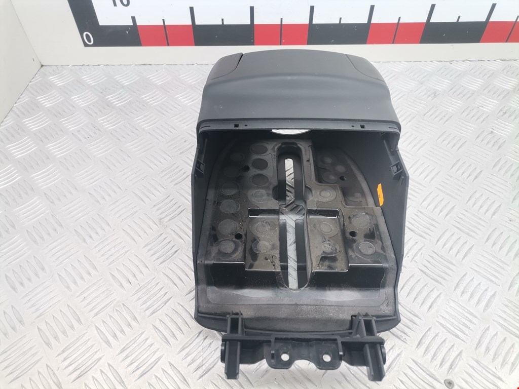 Кожух рулевой колонки VOLKSWAGEN Touareg 2002-2010