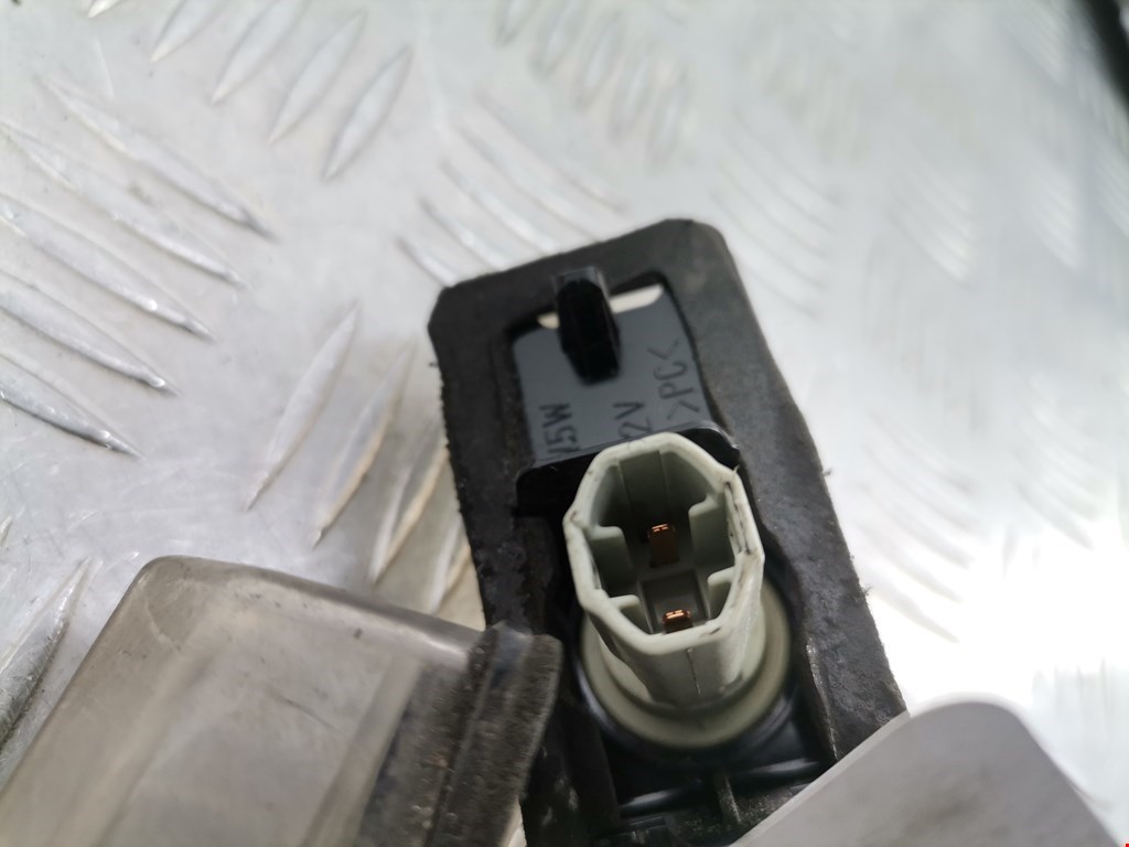 Фонарь подсветки номера TOYOTA Prius II XW20 2003-2012