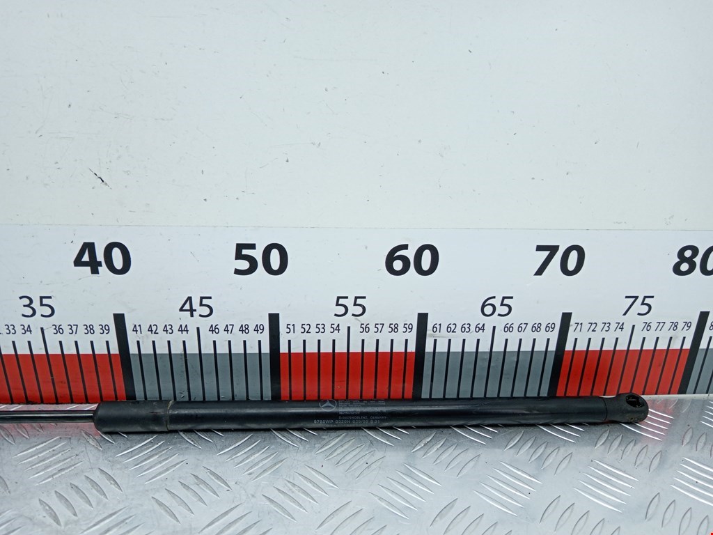 Амортизатор капота левый=правый MERCEDES-BENZ C-Class C-klasse W204 2007-2015