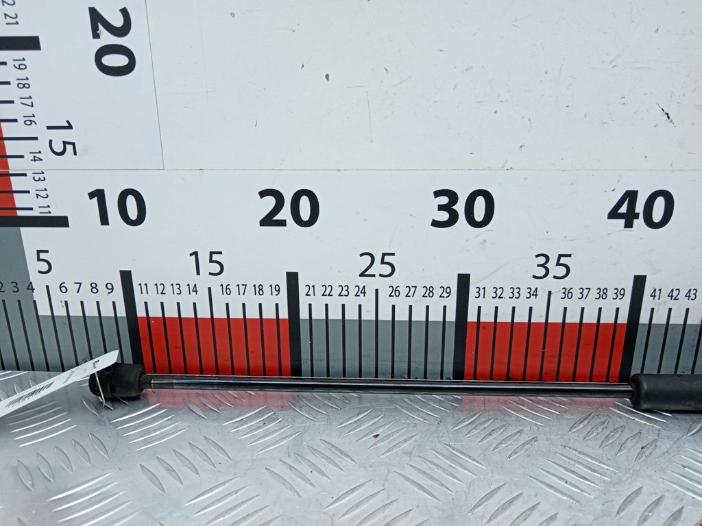 Амортизатор капота левый=правый MERCEDES-BENZ C-Class C-klasse W204 2007-2015