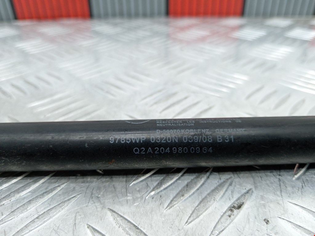 Амортизатор капота левый=правый MERCEDES-BENZ C-Class C-klasse W204 2007-2015