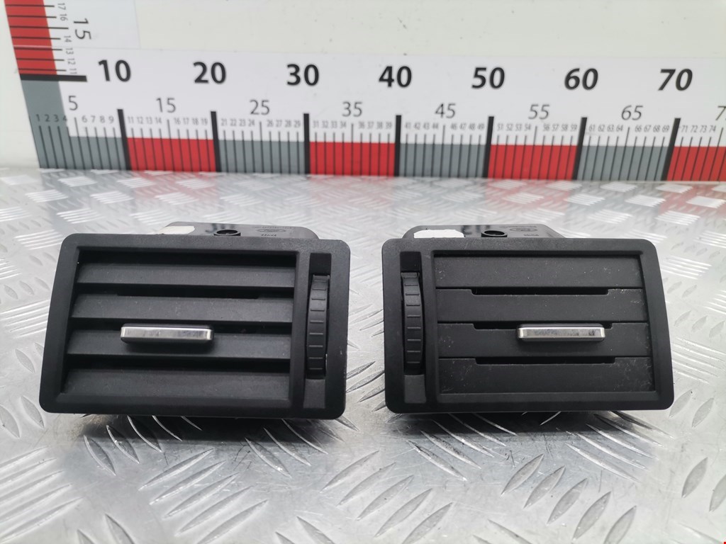 Дефлектор воздушный FORD Kuga 2008-2012