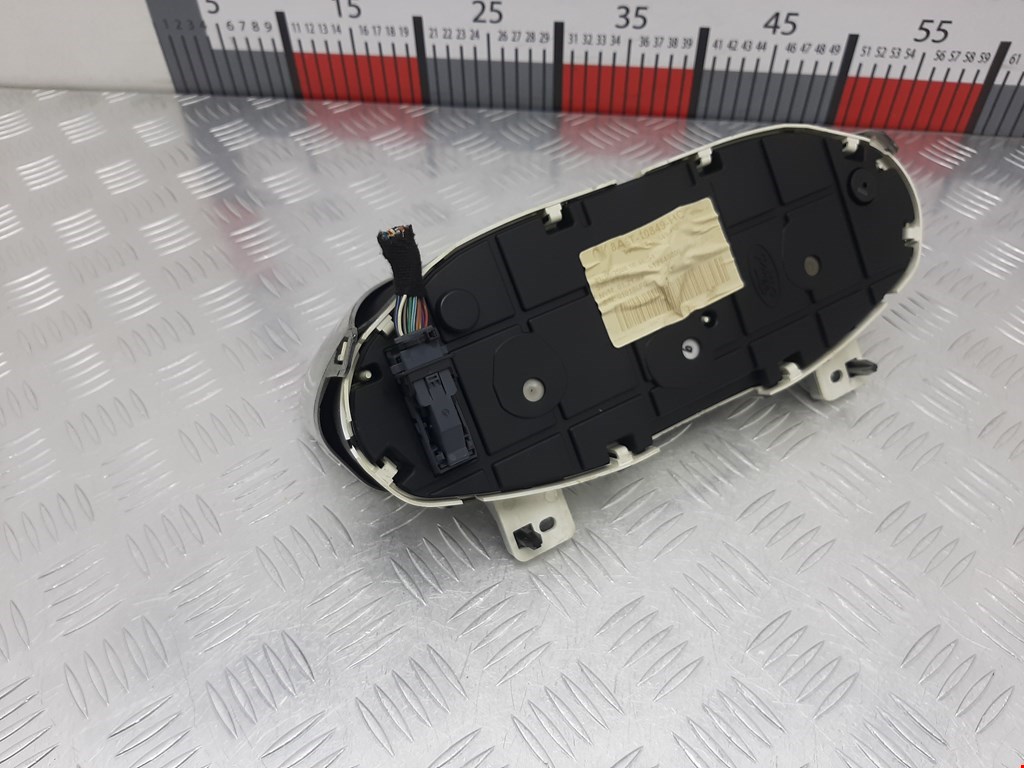 Панель приборов (щиток) FORD Fiesta 2008-2012