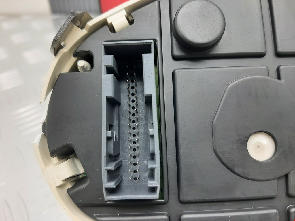 Панель приборов (щиток) FORD Fiesta 2008-2012