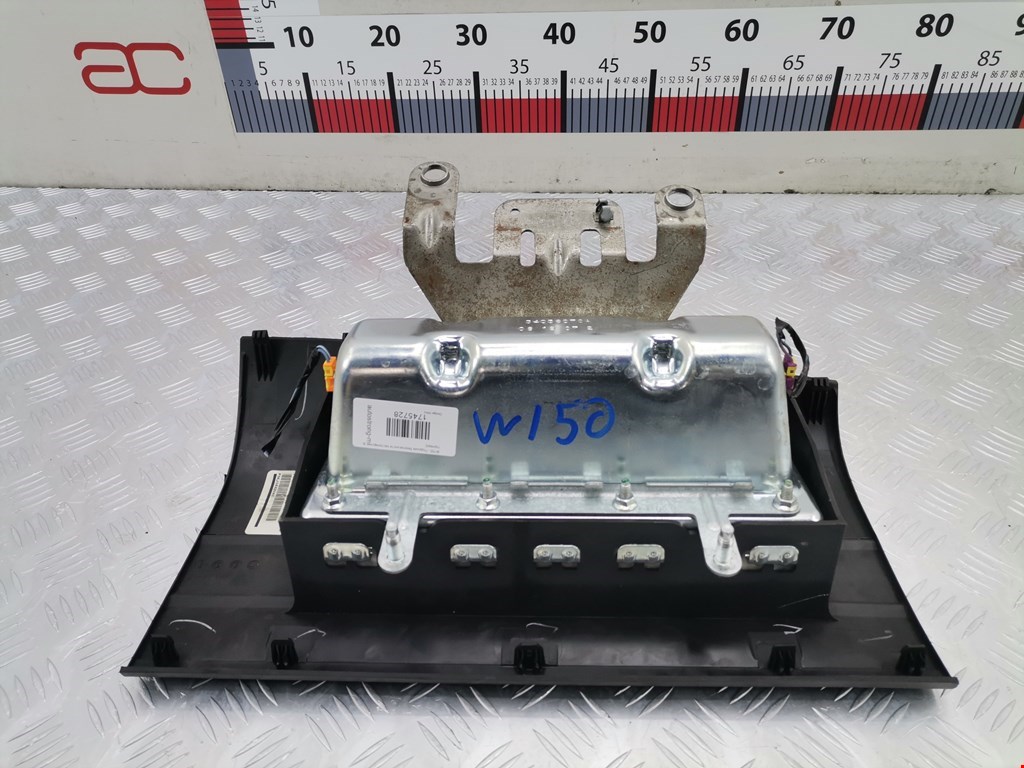 Подушка безопасности пассажирская (в торпедо) DODGE Nitro 2006-2011