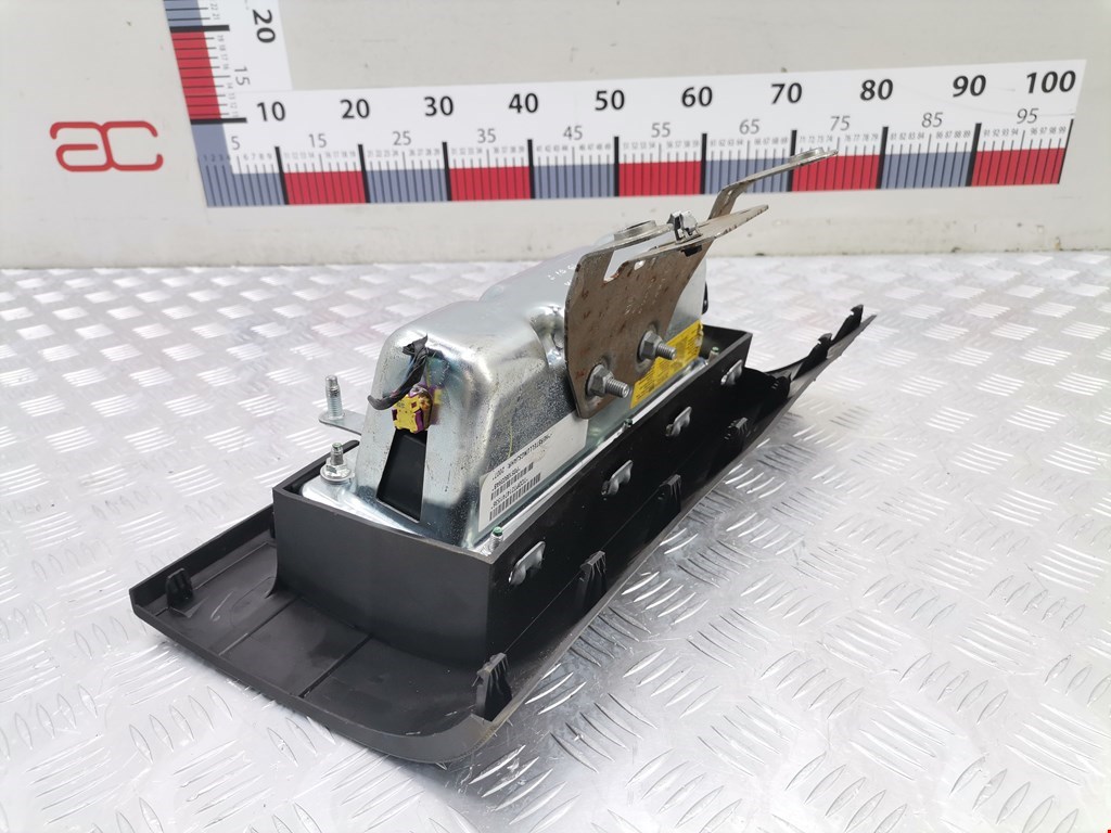 Подушка безопасности пассажирская (в торпедо) DODGE Nitro 2006-2011