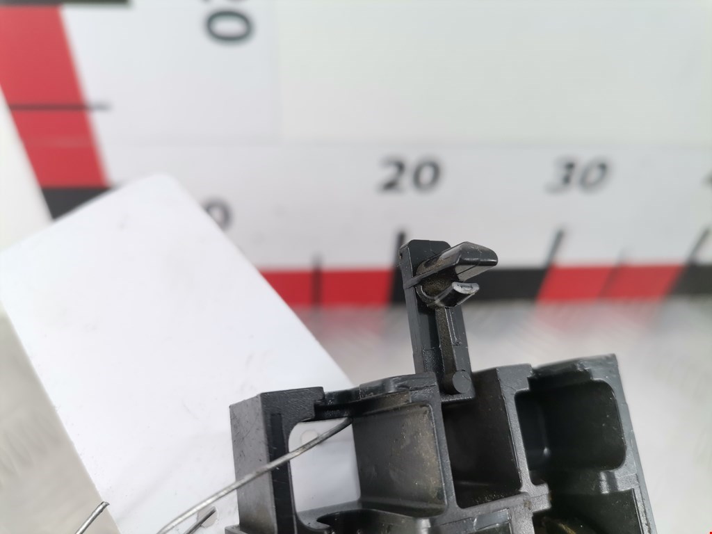 Ручка дверная задняя внутренняя левая TOYOTA Avensis 2003-2008