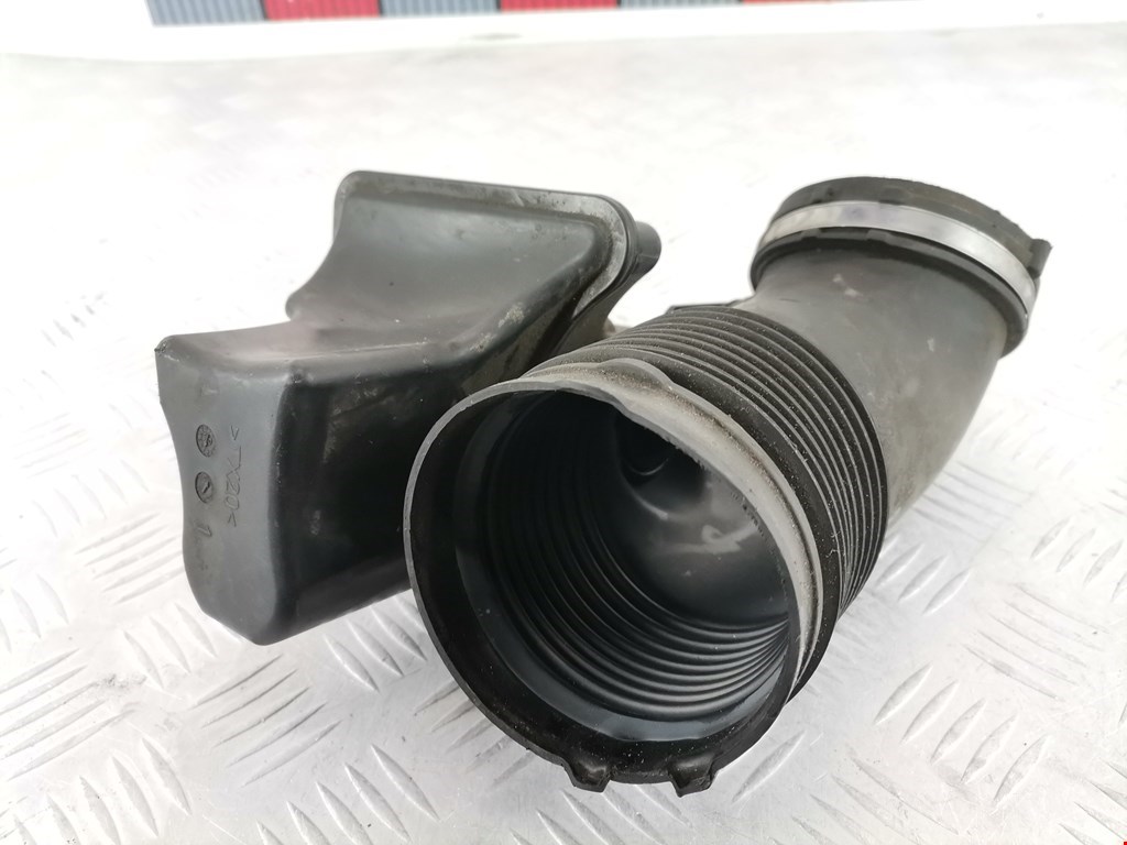 Патрубок воздушного фильтра BMW 3er E90/E91 2005-2012