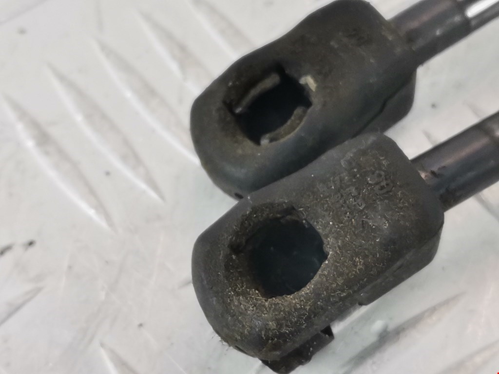 Амортизатор крышки (двери) багажника OPEL Astra J 2009-2017