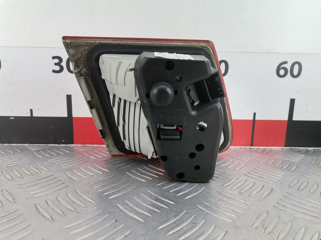 Фонарь задний внутренний правый BMW 3er E46 1998-2006