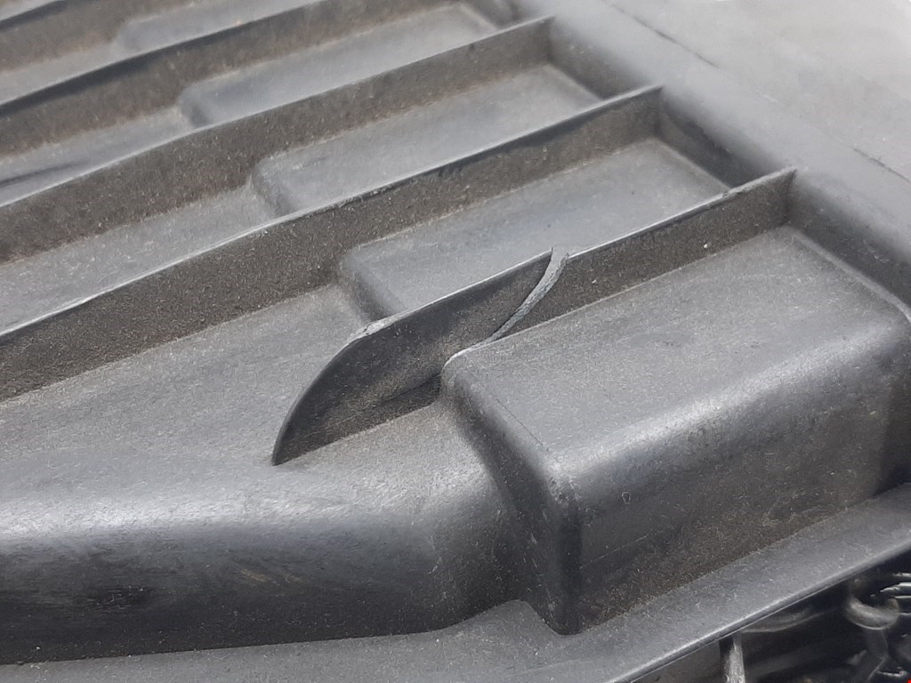 Корпус воздушного фильтра DODGE Nitro 2006-2011