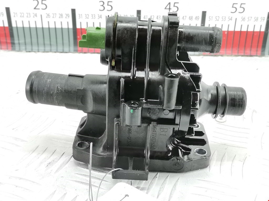 Корпус термостата FORD Focus II 2005-2011