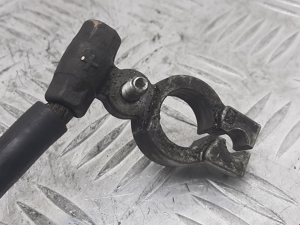 Клемма аккумулятора (плюс) + AUDI A3 8L 1996-2003