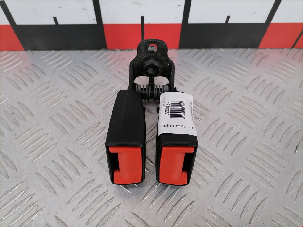 Замок ремня безопасности (преднатяжитель ремня безопасности) Ford Kuga 1 (2008-2012)