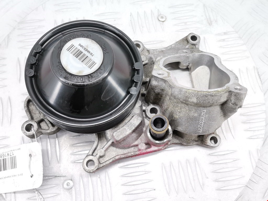 Насос водяной (помпа) BMW 5-Series (F07/F10/F11/F18) (2009-2017)