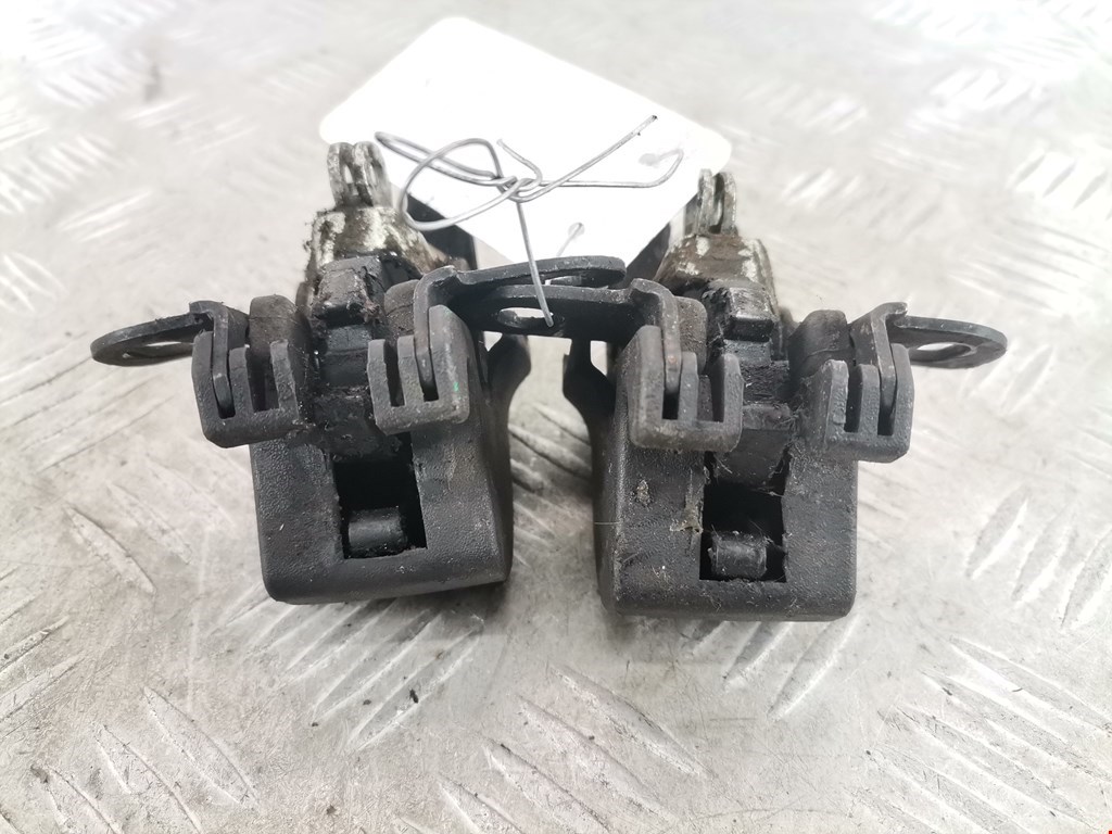 Замок двери распашной левой Opel Combo C (2001-2011)