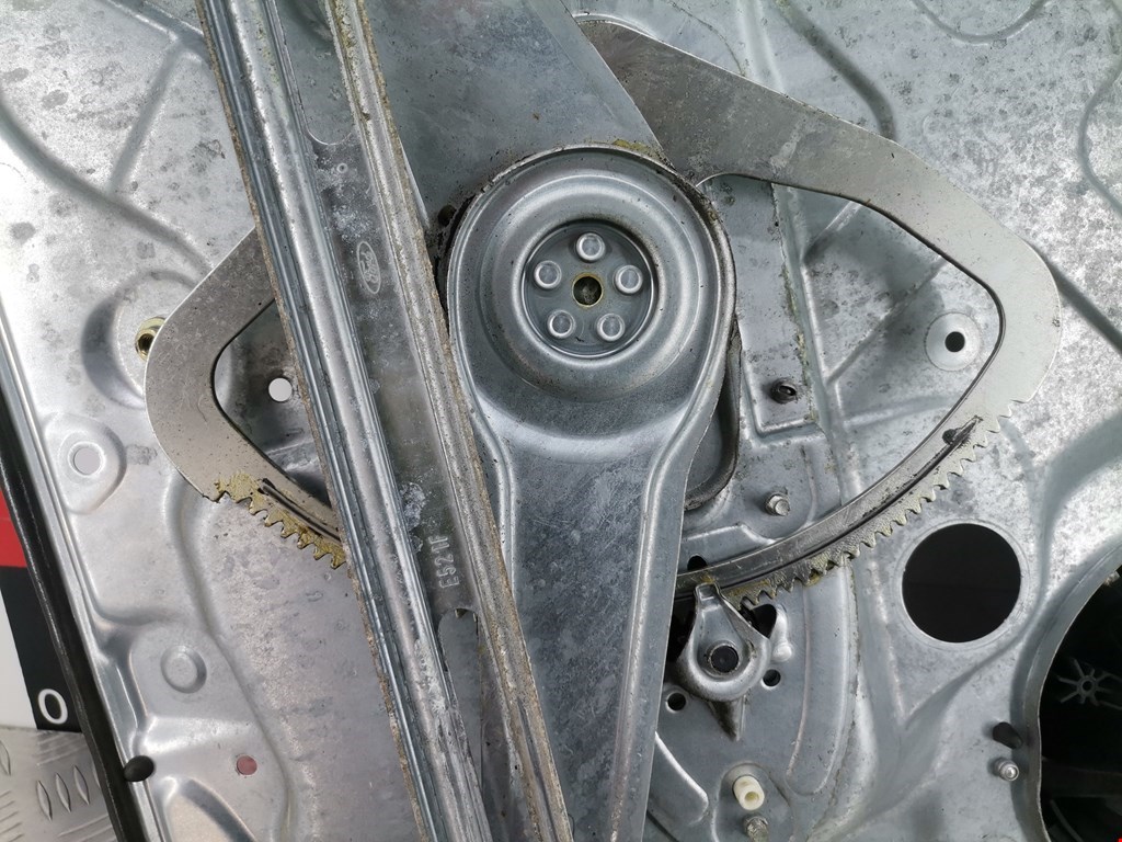 Стеклоподъемник задний левый FORD C-MAX 2003-2010