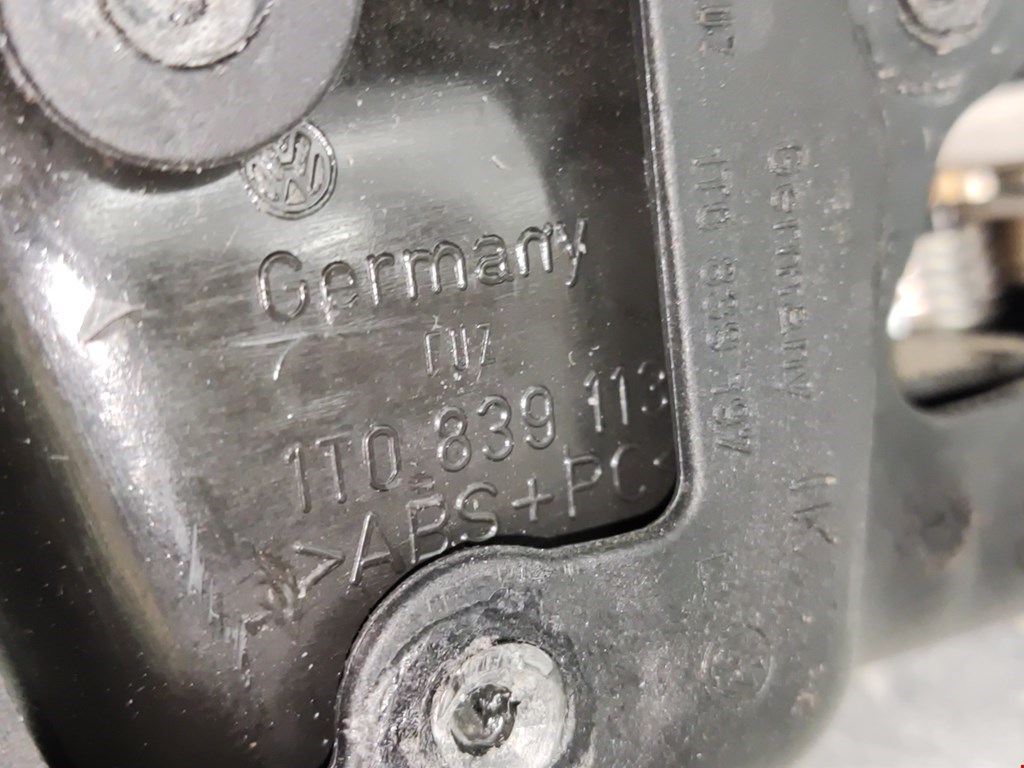 Ручка дверная задняя внутренняя левая VOLKSWAGEN Touran 2003-2010