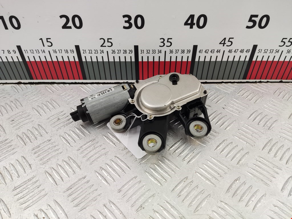 Моторчик стеклоочистителя задний VOLKSWAGEN Touareg 2002-2010