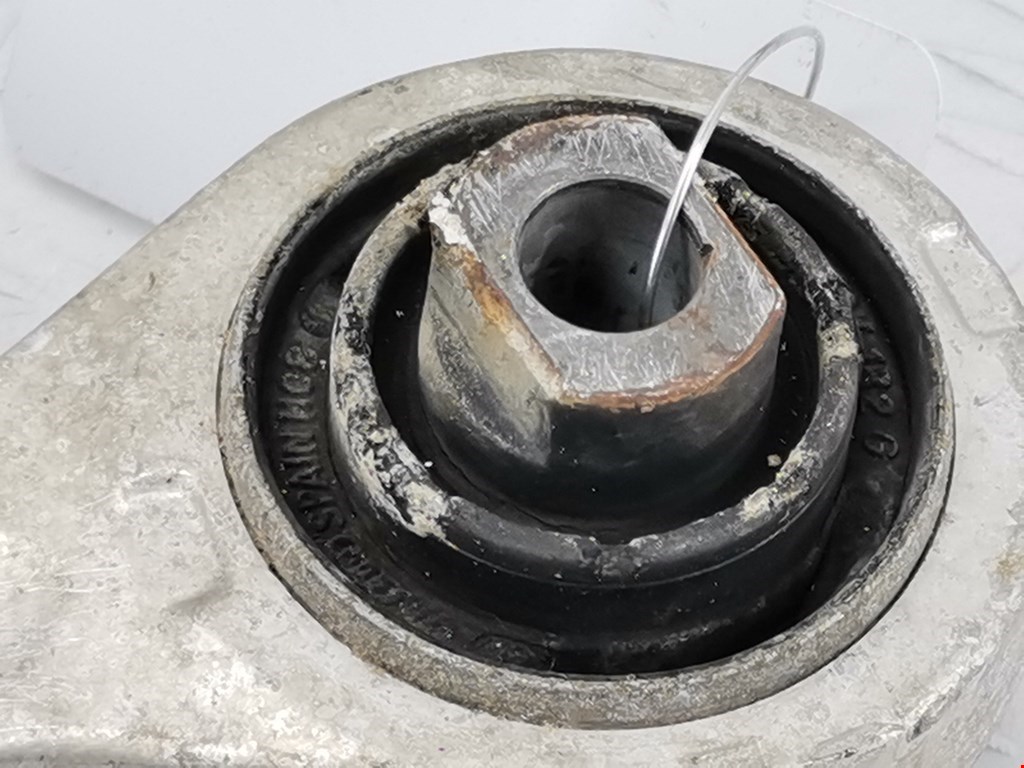 Рычаг передний правый VOLKSWAGEN Passat B5 1997-2005