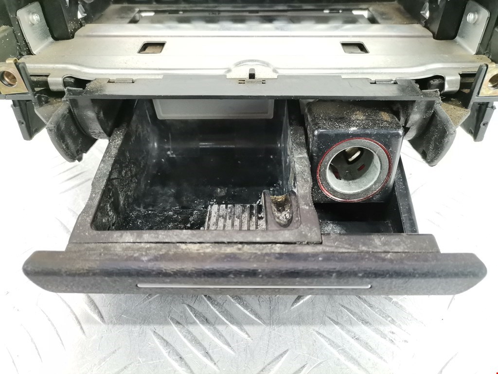 Пепельница передняя AUDI A3 8L 1996-2003