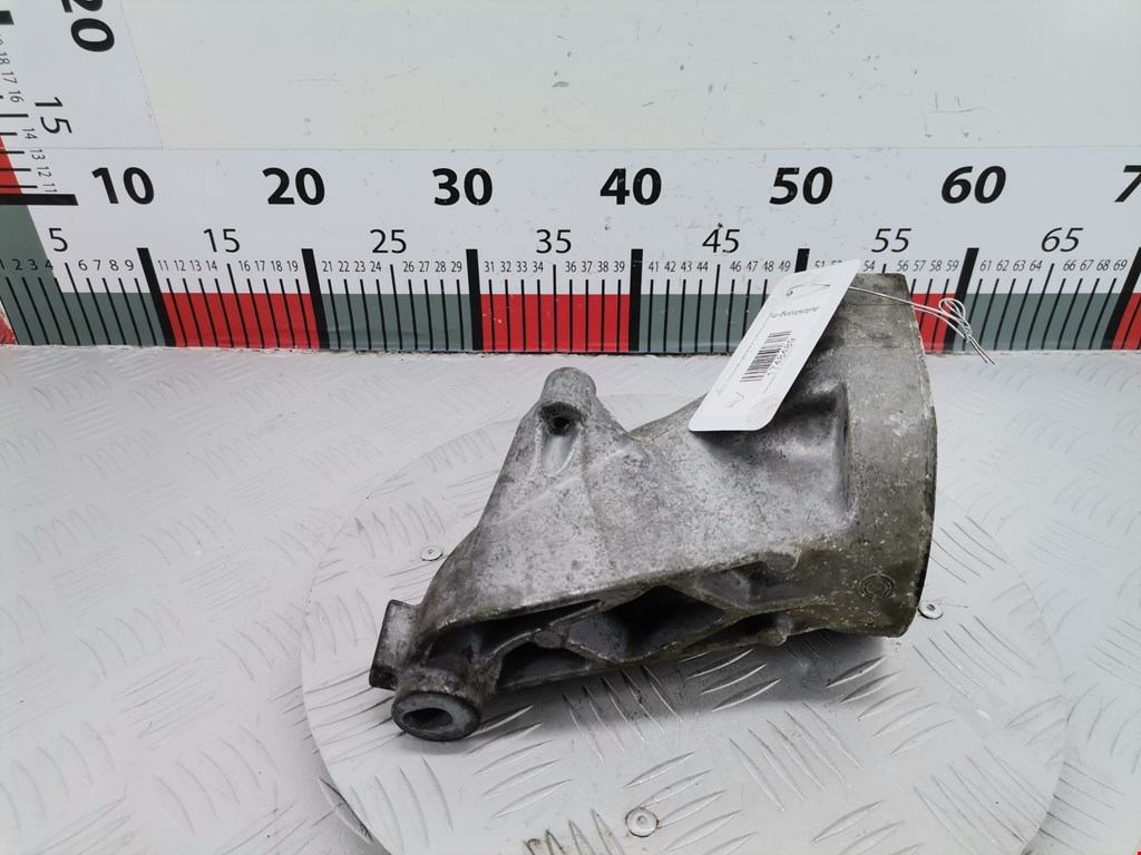 Кронштейн (крепление лапа) двигателя Mercedes CLC-Class (CL203) (2008-2011)