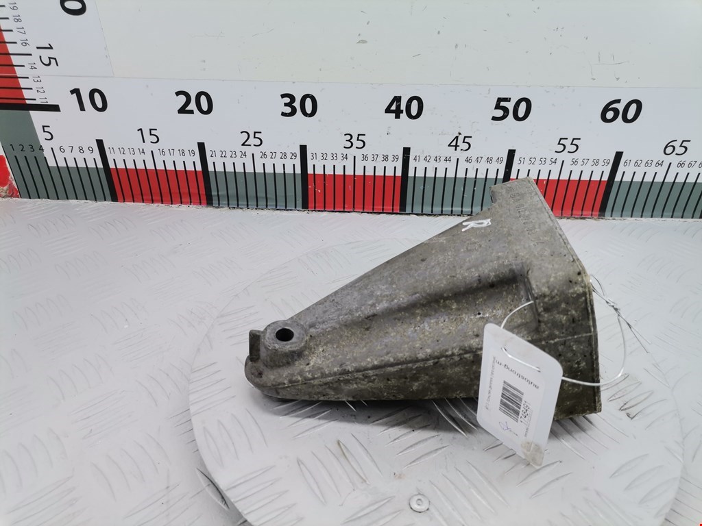 Кронштейн (крепление лапа) двигателя Mercedes CLC-Class (CL203) (2008-2011)