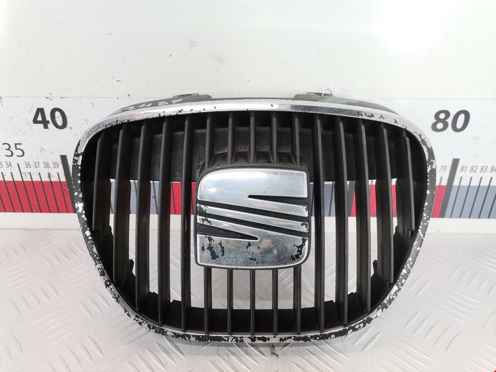 Решетка радиатора SEAT Ibiza 2002-2008