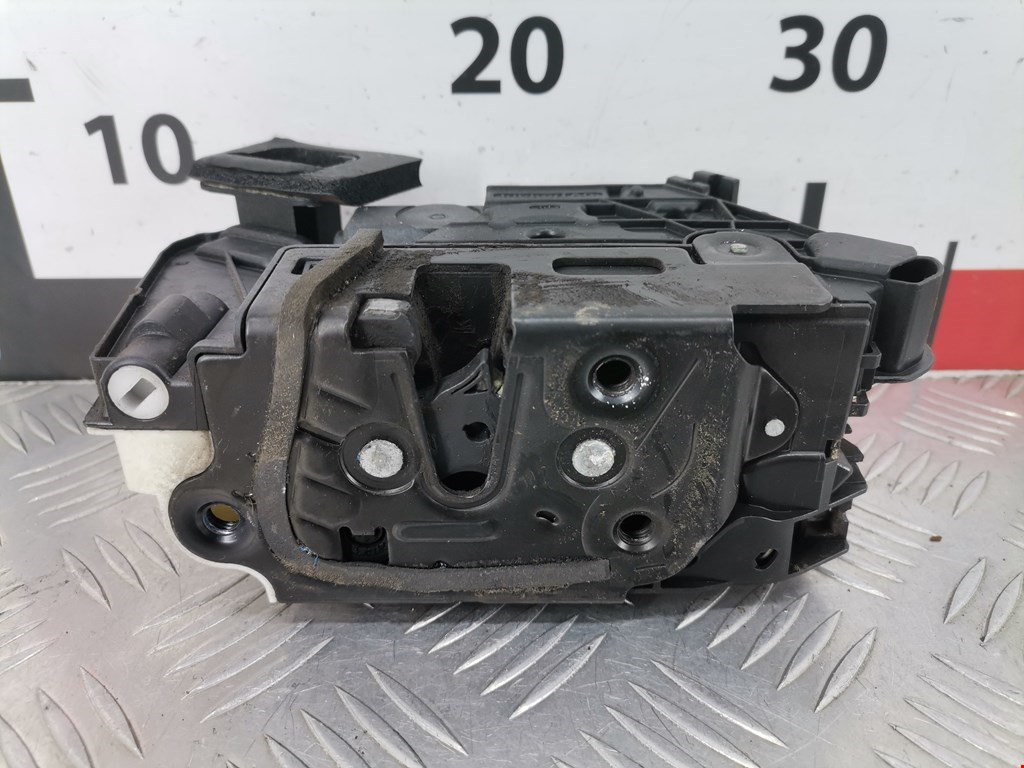 Замок двери передней левой SKODA Rapid 2012-2020