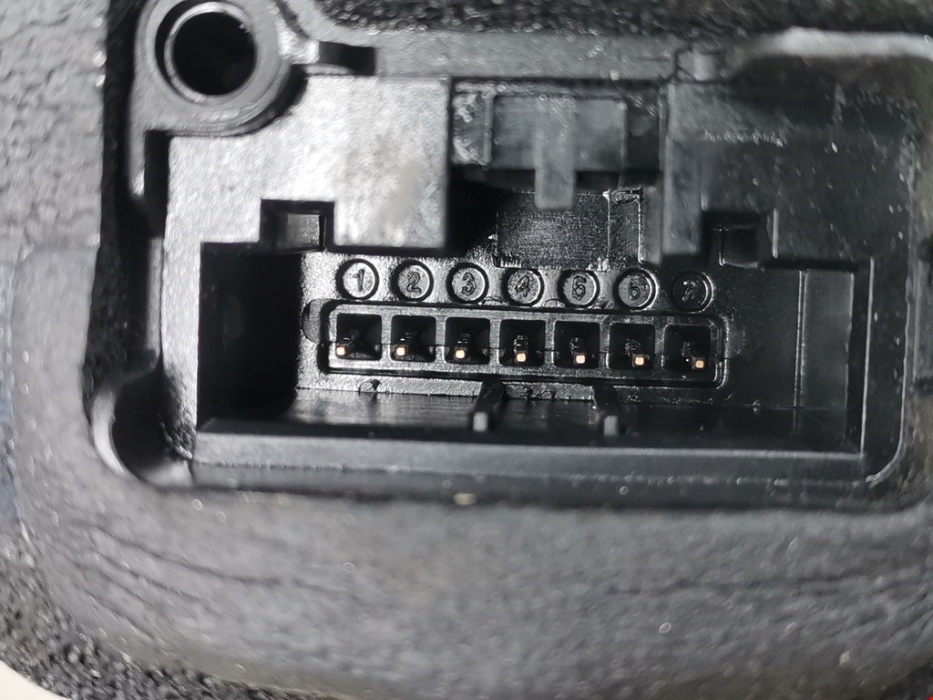 Замок двери передней левой SKODA Rapid 2012-2020