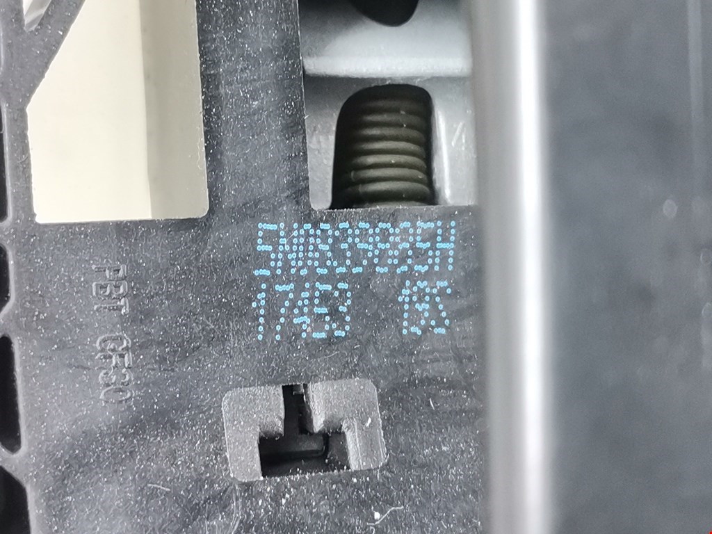 Ручка двери передней наружная левая SKODA Rapid 2012-2020