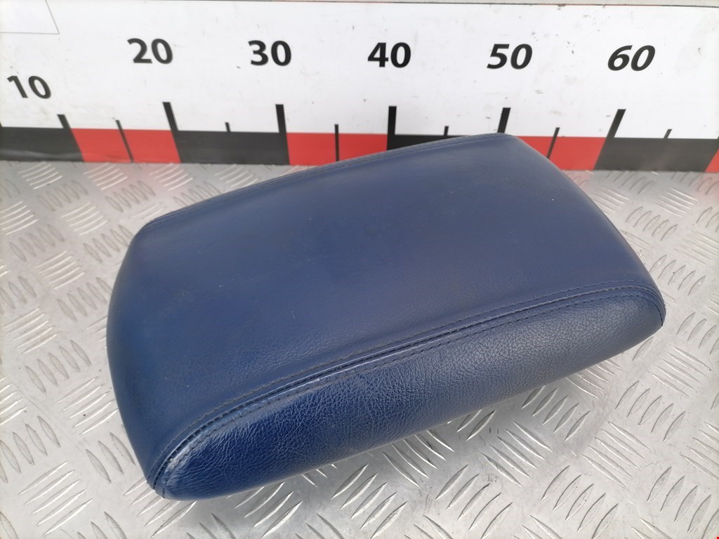 Подлокотник в салон PEUGEOT 607 2000-2010