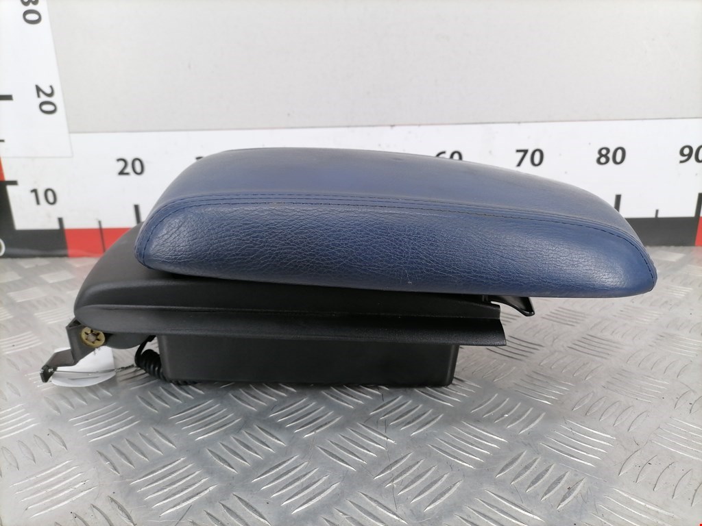 Подлокотник в салон PEUGEOT 607 2000-2010