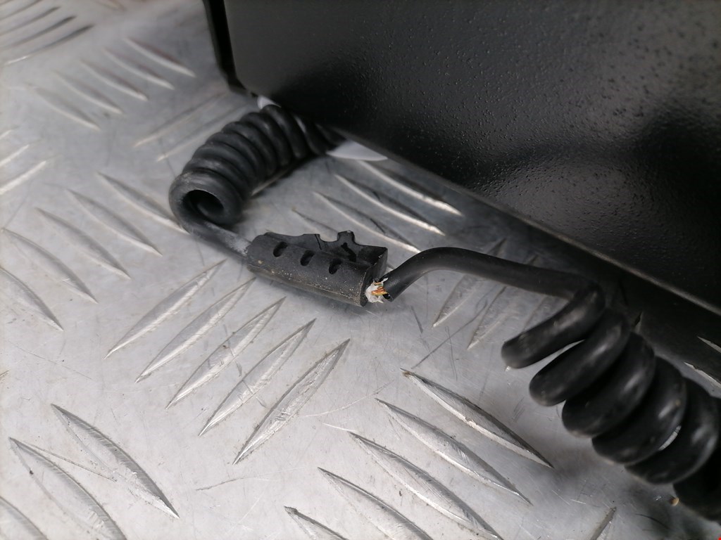 Подлокотник в салон PEUGEOT 607 2000-2010