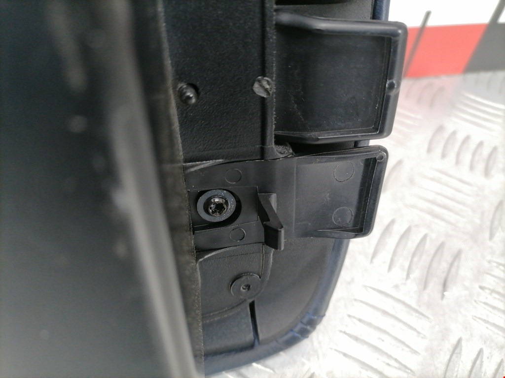 Подлокотник в салон PEUGEOT 607 2000-2010