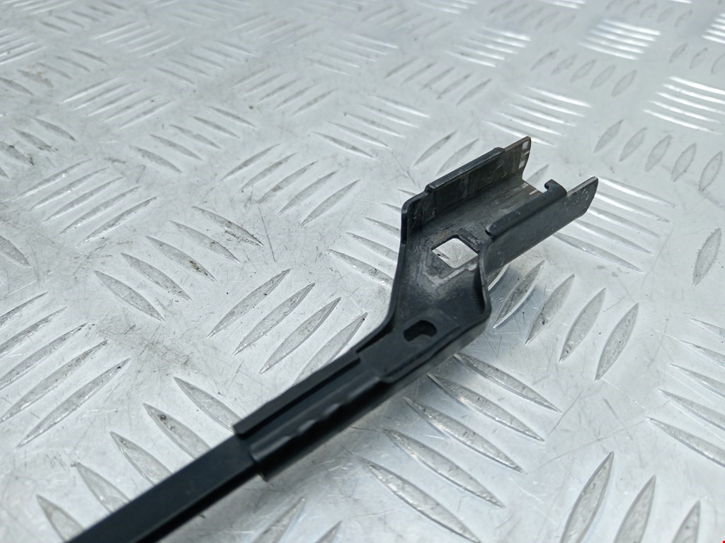 Поводок дворников передний левый/ правый VOLKSWAGEN Passat B6 2005-2011