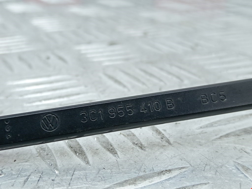 Поводок дворников передний левый/ правый VOLKSWAGEN Passat B6 2005-2011