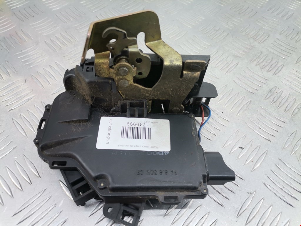 Замок двери задней левой AUDI A6 C5 1997-2004