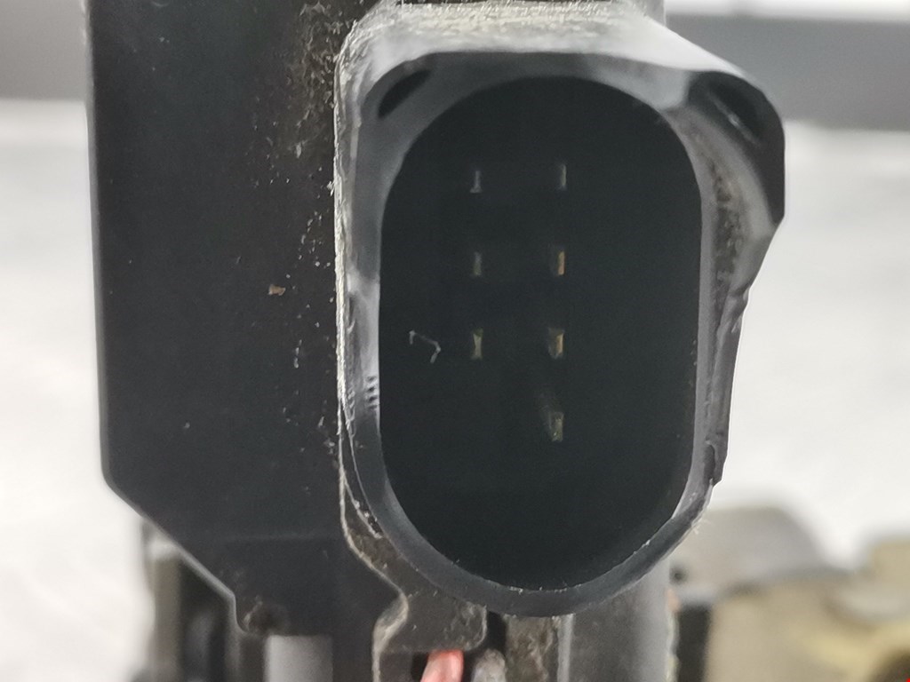 Замок двери задней левой AUDI A6 C5 1997-2004