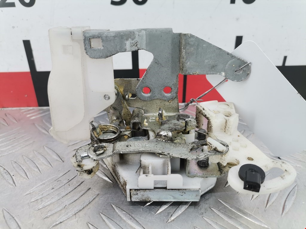 Замок двери передней правой Citroen C1 (2005-2014)