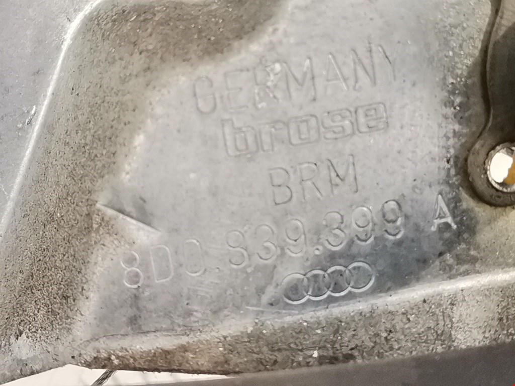 Стеклоподъемник задний левый AUDI A4 B5 1995-2001