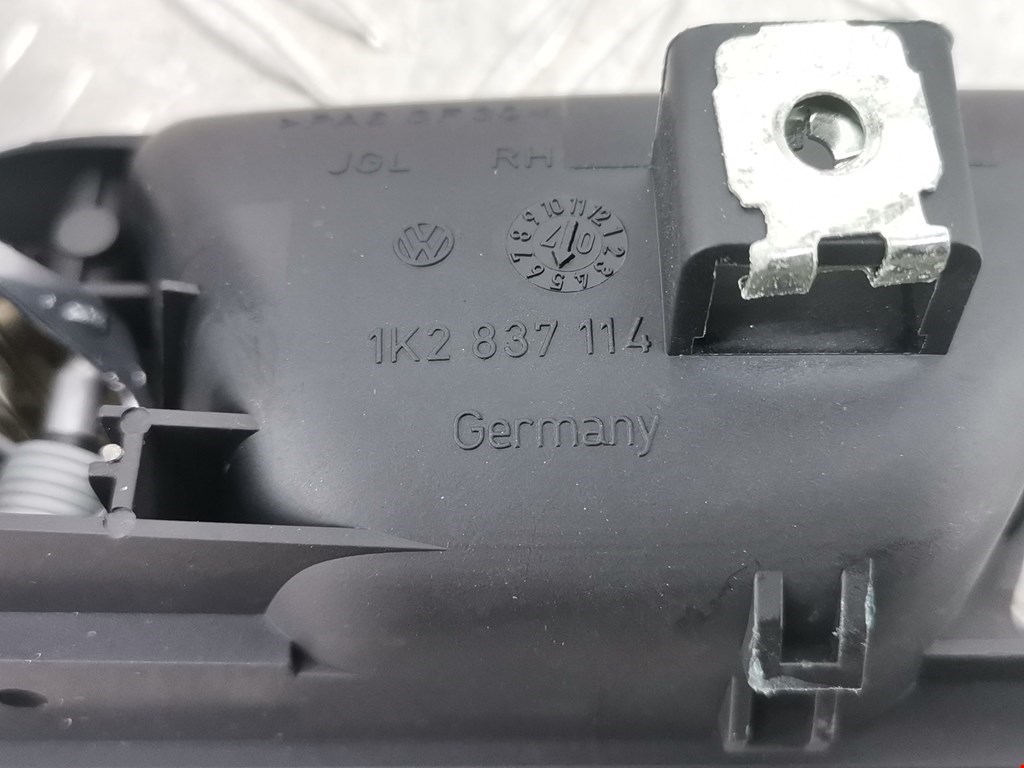 Ручка дверная передняя внутренняя правая VOLKSWAGEN Golf V 2003-2009