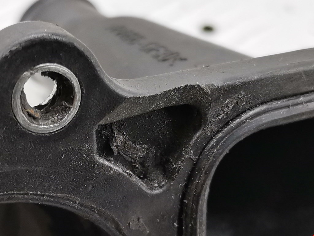 Корпус термостата FORD Focus I 1998-2005