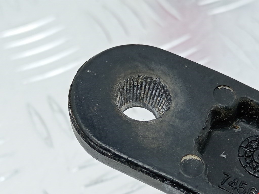 Поводок дворников передний левый/ правый FORD C-MAX 2003-2010