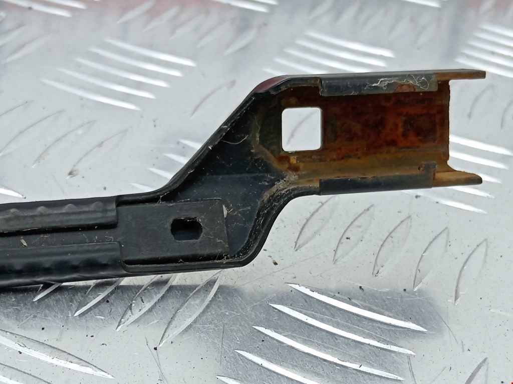 Поводок дворников передний левый/ правый PEUGEOT Partner 2008-2018